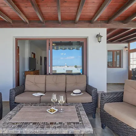 Vino, Altos - Heated Pool, Ac, Panorama Sea Views * Playa Blanca (Lanzarote)