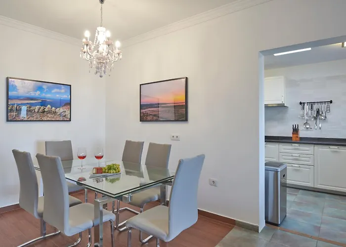 Vino, Altos - Heated Pool, Ac, Panorama Sea Views Playa Blanca (Lanzarote)