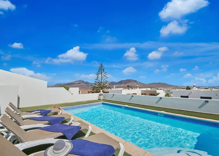 Vino, Altos - Heated Pool, Ac, Panorama Sea Views Villa Playa Blanca (Lanzarote)