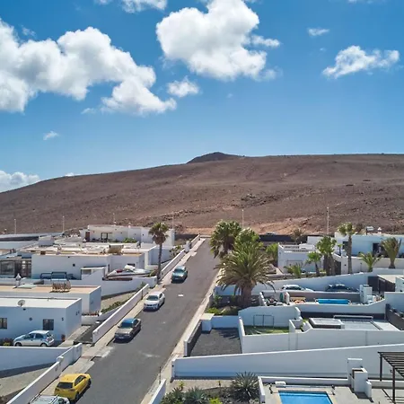 Vino, Altos - Heated Pool, Ac, Panorama Sea Views Villa Playa Blanca